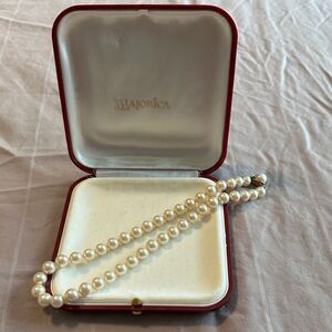 VINTAGE MAJORICA PEARL NECKLACE with gold/pearl CLASP and has BOX